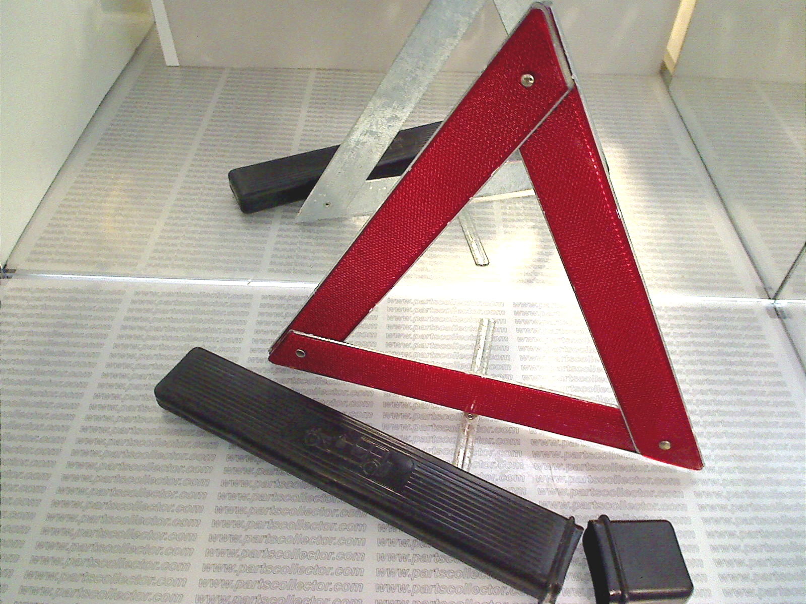 EMERGENCY WARNING TRIANGLE